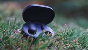 The Symphony in Your Pocket: The World of Earbud Bluetooth